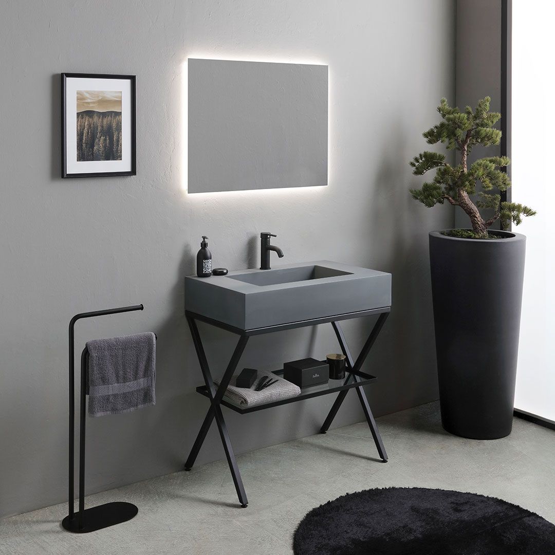 Composizione bagno 80cm con cavalletto nero opaco in metallo, lavabo in resina e specchio retroilluminato