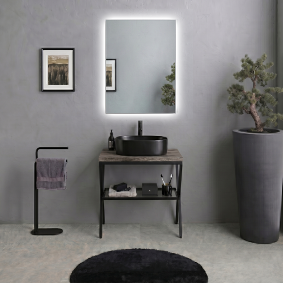 Cavalletto bagno in metallo nero opaco con mensola in vetro e top rovere fossile, vista frontale Cavalletto bagno in metallo nero opaco con mensola in vetro e top rovere fossile, vista frontale